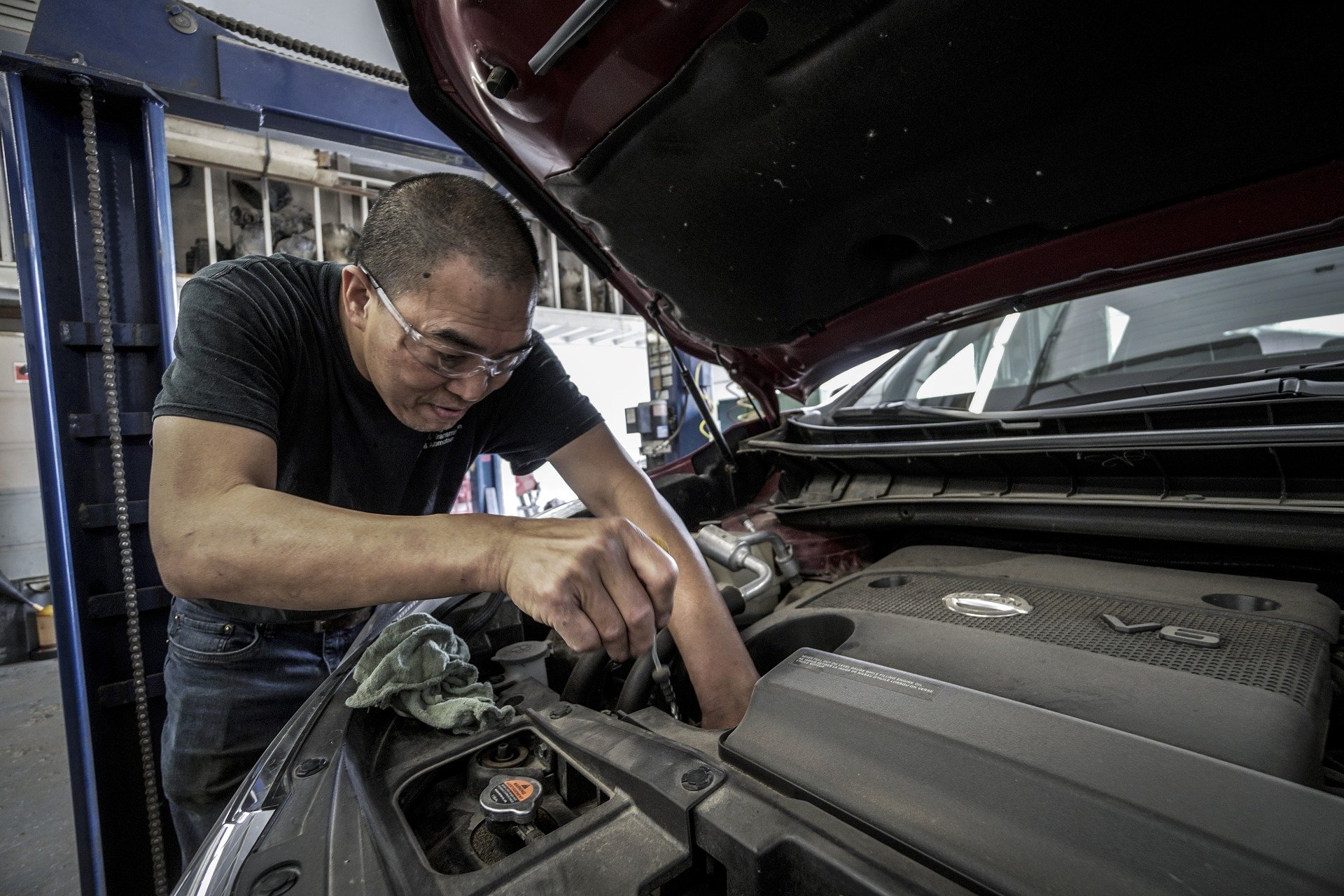 Car Mechanic doing Car Maintenance - VeteranCarDonations.org