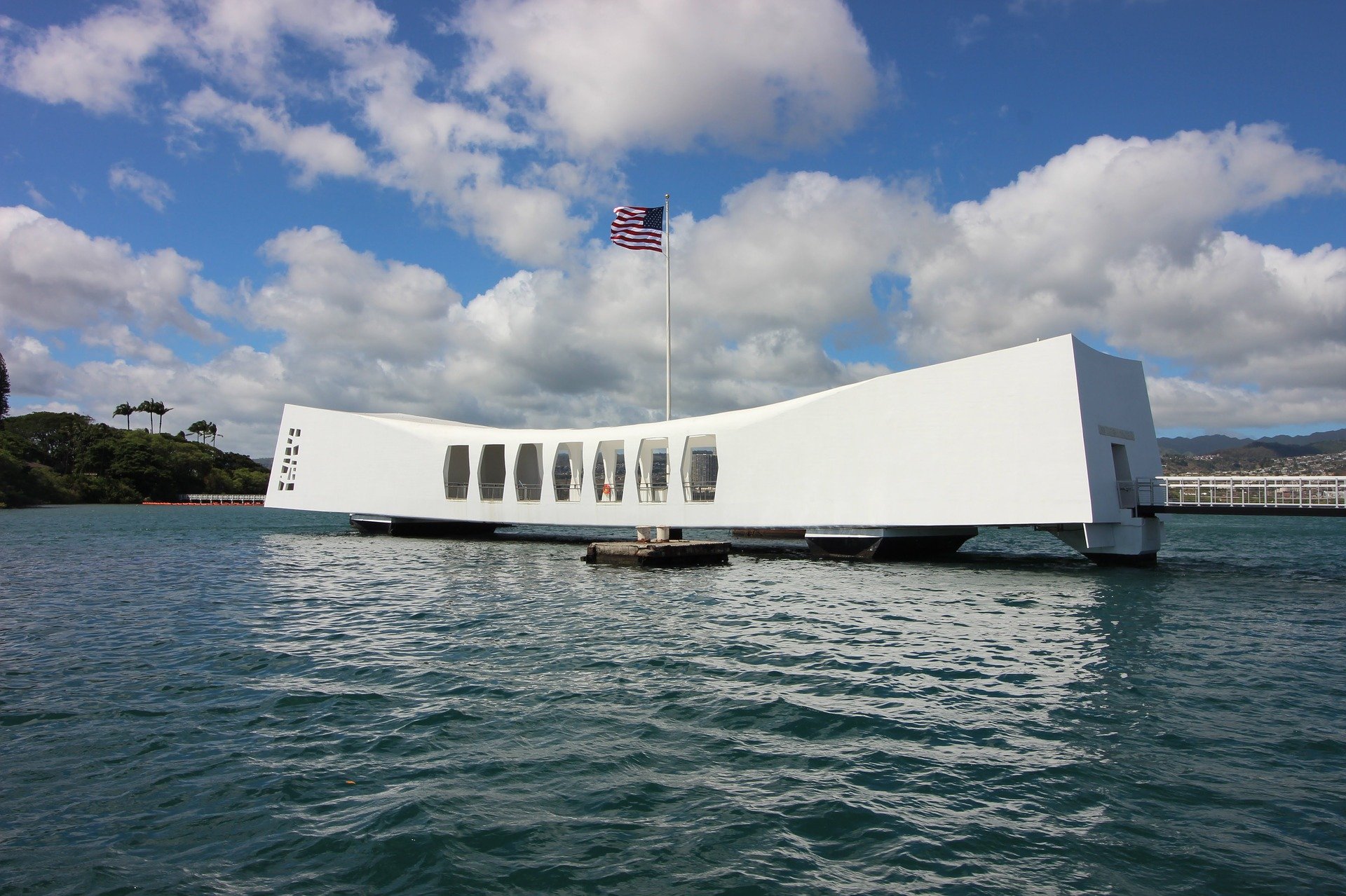 The USS Arizona Memorial at Pearl Harbor | Veteran Car Donations