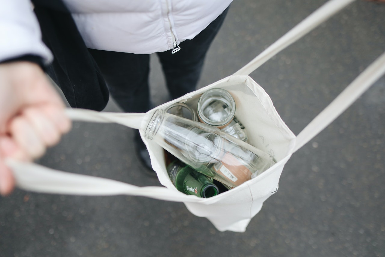 Sustainable Alternatives to Plastic Bags | Veteran Car Donations