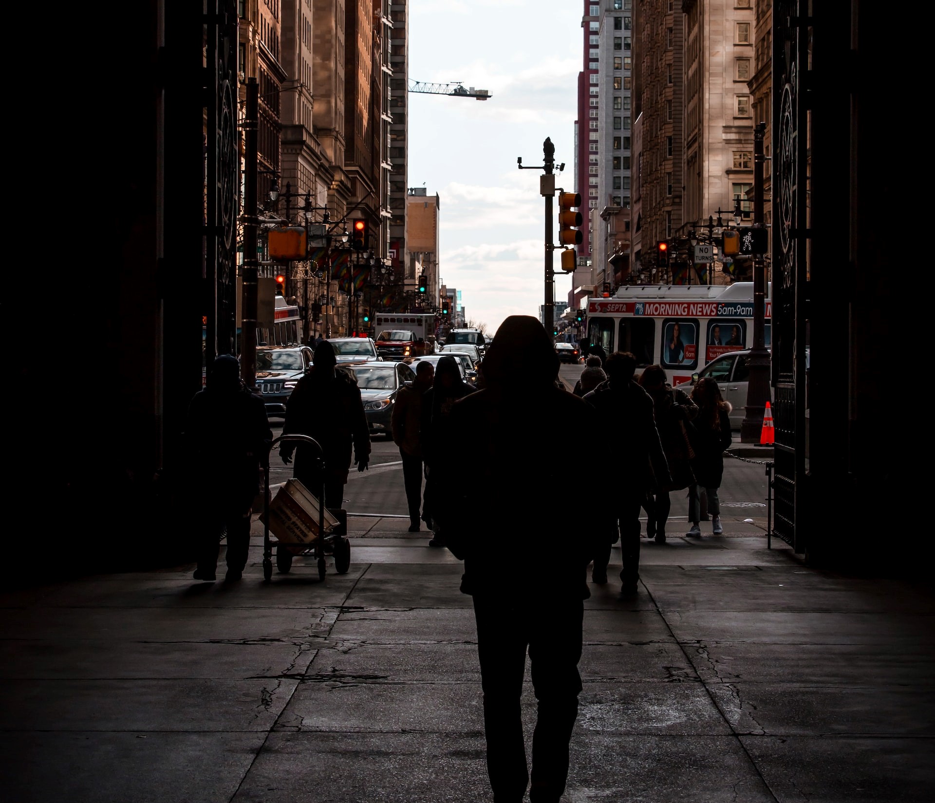 People Walking on a busy street in Philadelphia | Veteran Car Donations