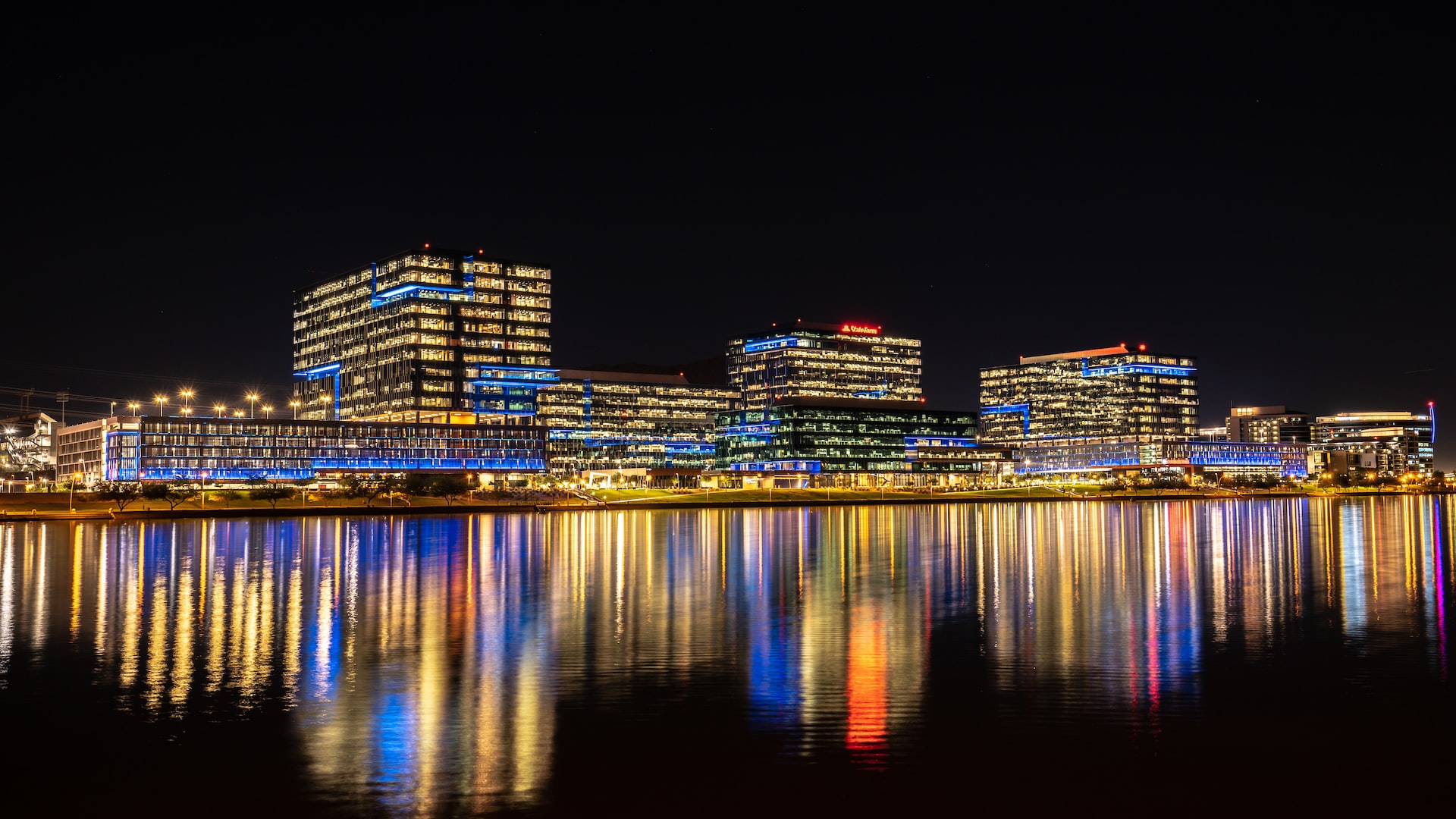 Building Lights at Night in Tempe | Veteran Car Donations