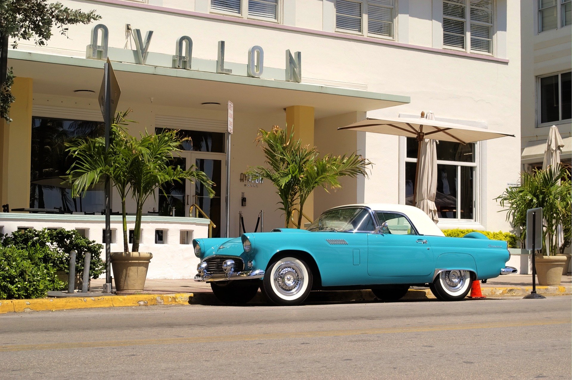 Vintage Car in South Beach Miami - VeteranCarDonations.org