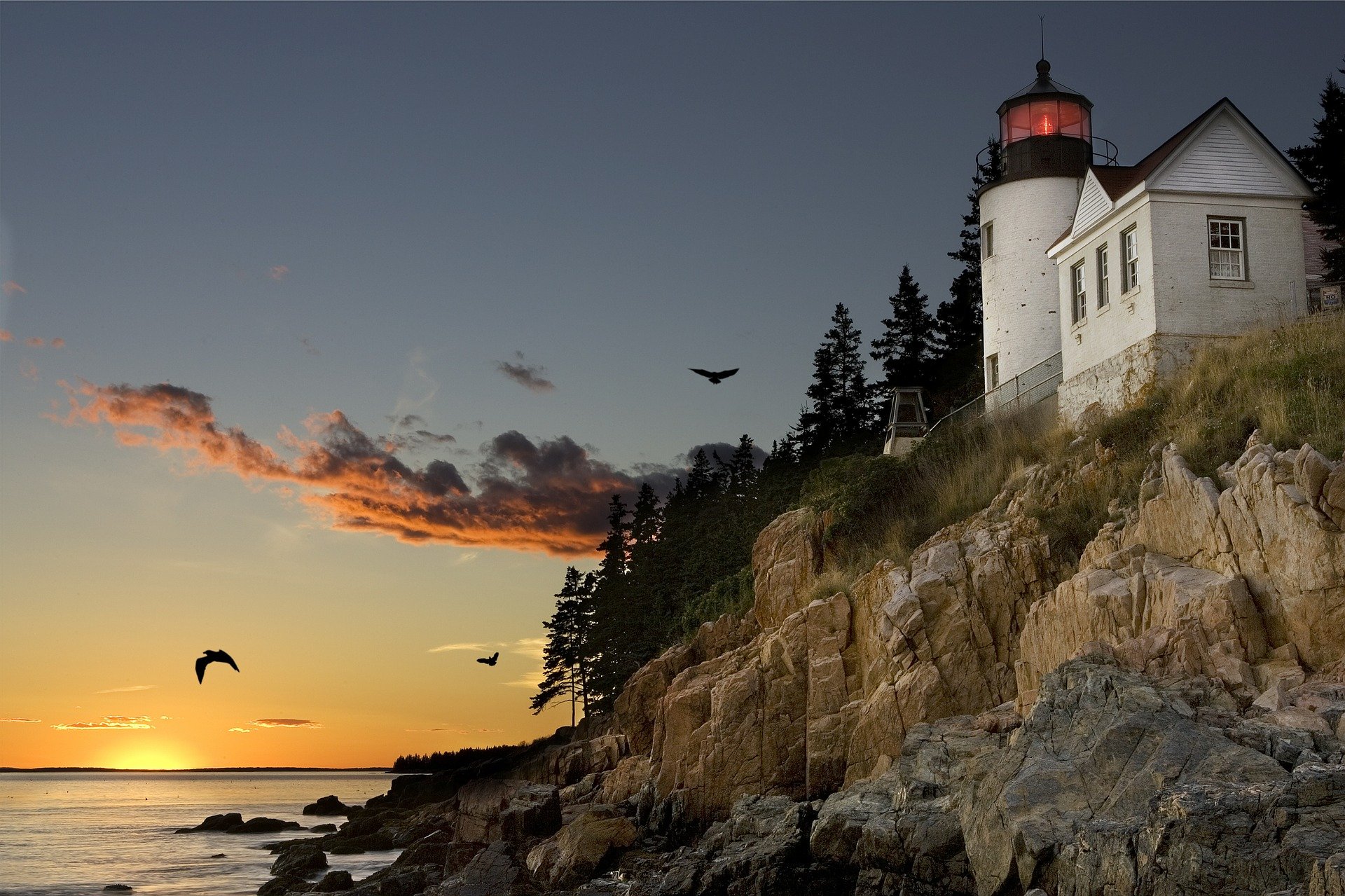 Lighthouse in Maine - VeteranCarDonations.org