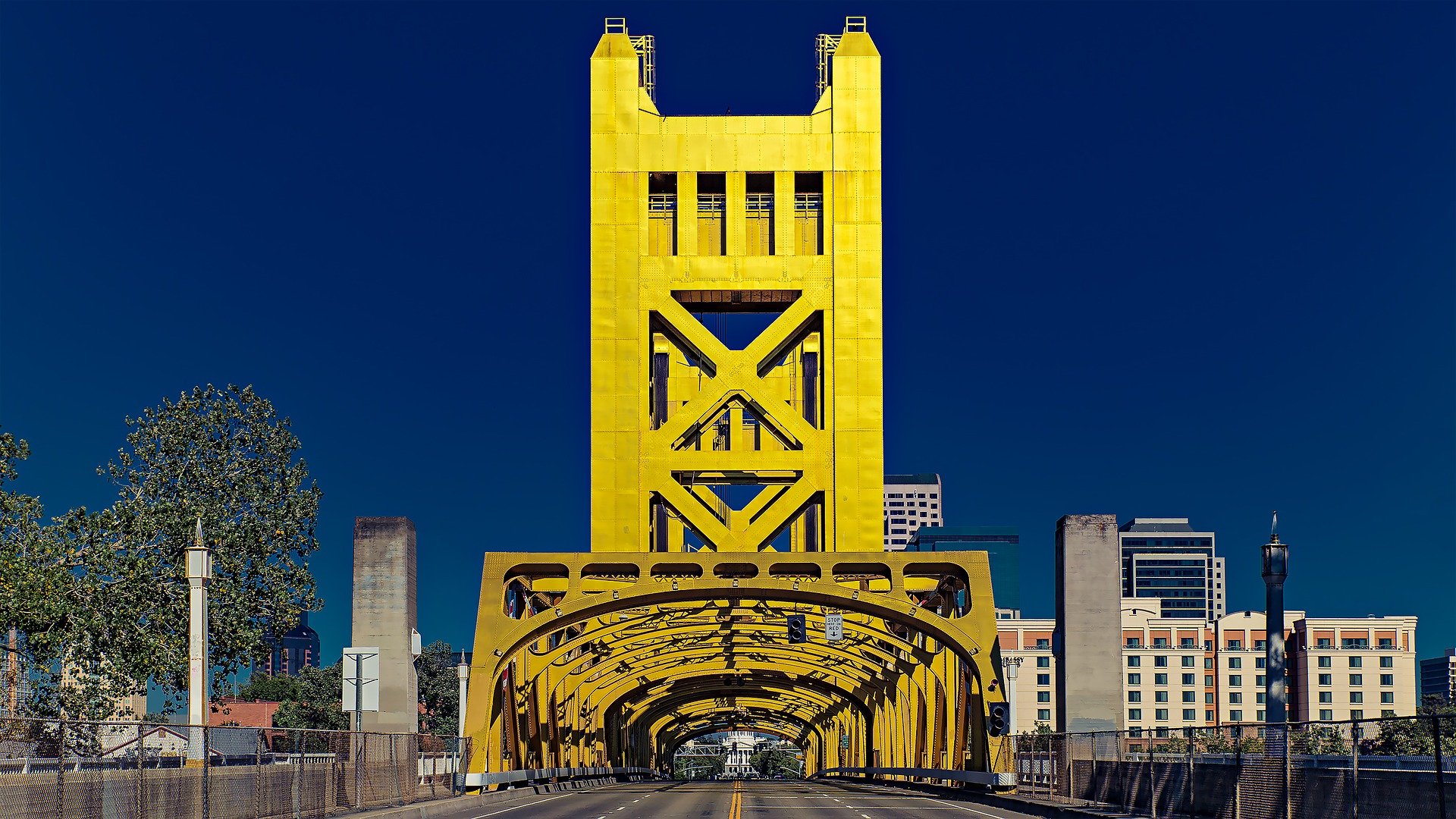 Tower Bridge in Sacramento California - VeteranCarDonations.org
