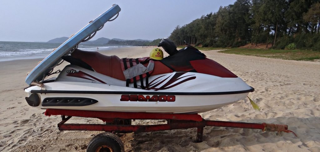 End veteran homelessness by donating your unwanted jet ski through Veteran Car Donations.