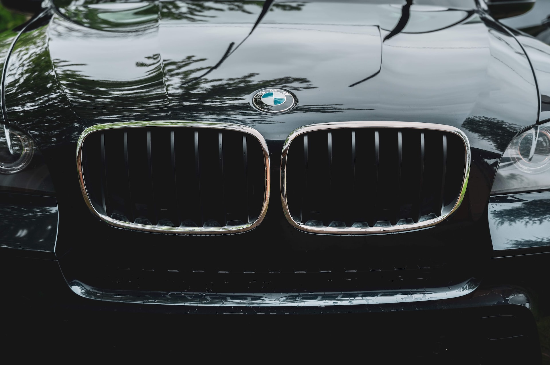 black and silver bmw car photo | Veteran Car Donations