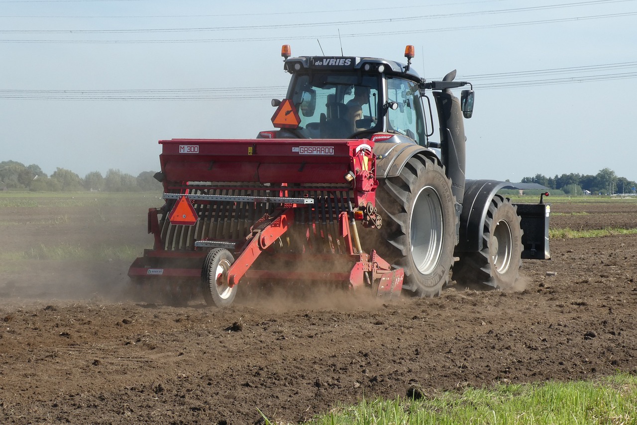 Red Tractor | Veteran Car Donations