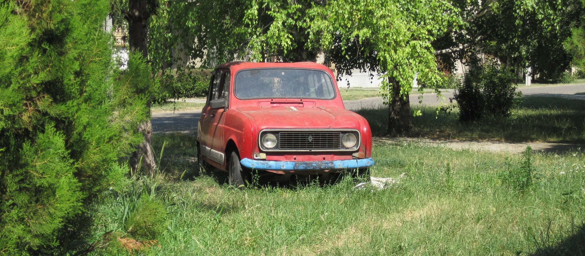 Abandoned Oldtimer Car in Alexandria, Virginia - VeteranCarDonations.org