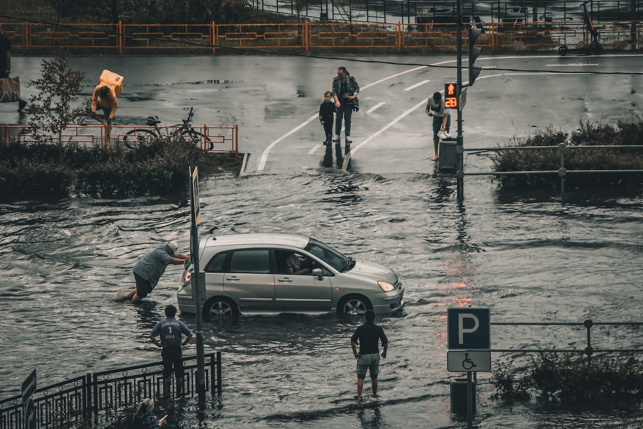 Flood on Street | Veteran Car Donations
