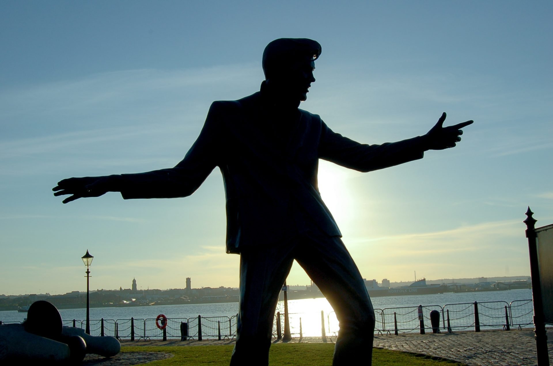Elvis Presley Statue | Veteran Car Donations