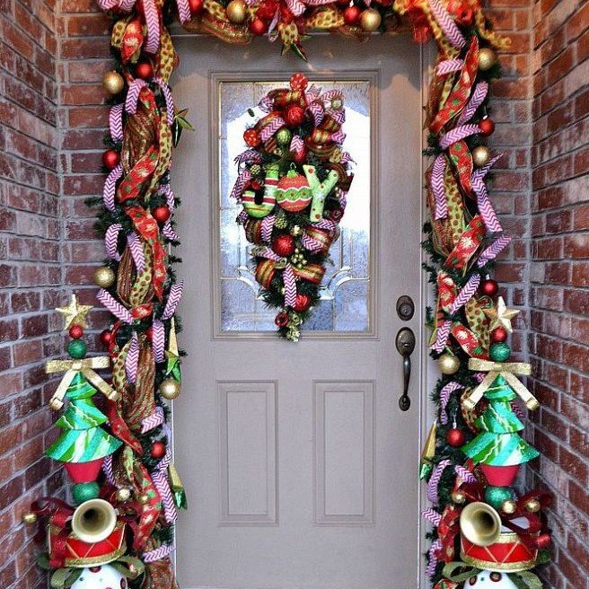 Fewer Lights More Colors Outdoor Christmas Design | Veteran Car Donations