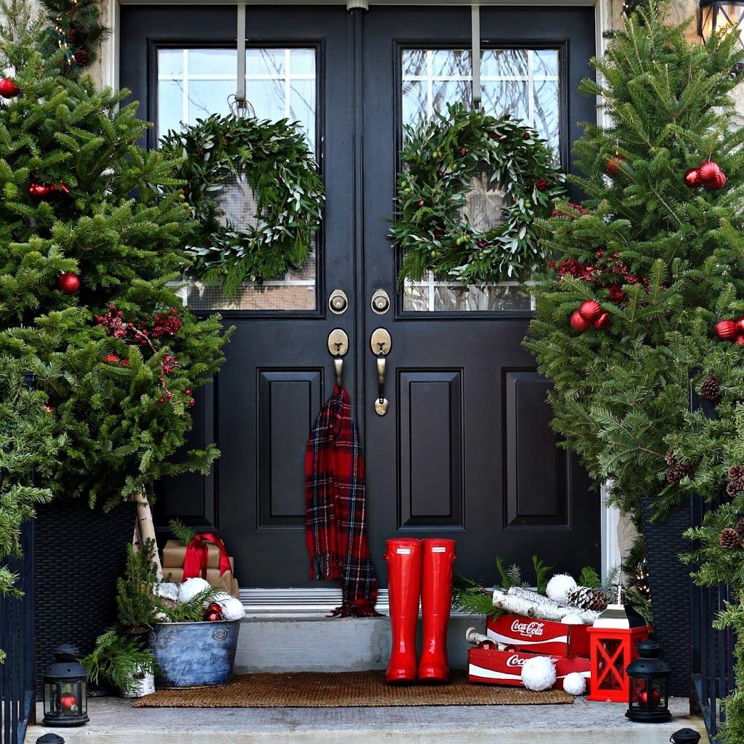 Fir-filled Porch Outdoor Holiday Design | Veteran Car Donations