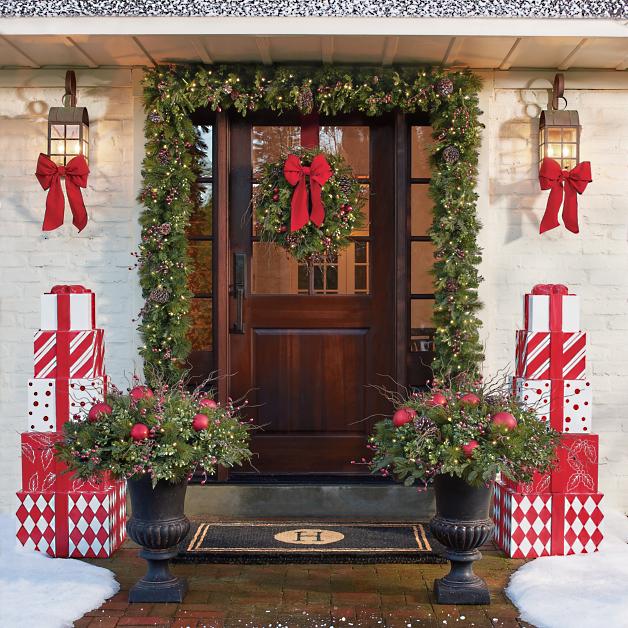 Gift Boxes Outdoor Christmas Design | Veteran Car Donations