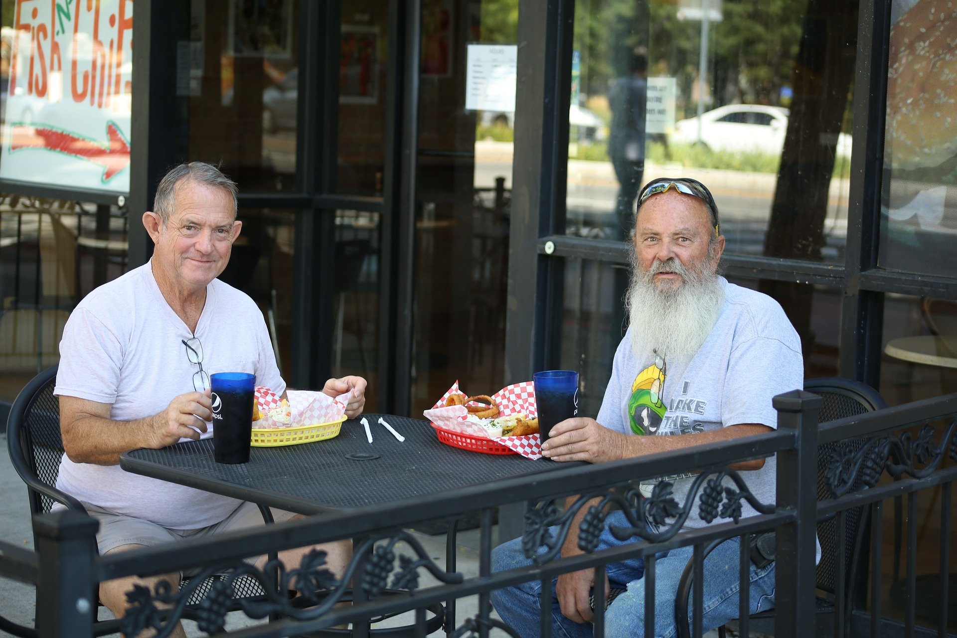 Happy Veterans on a Diner | Veteran Car Donations