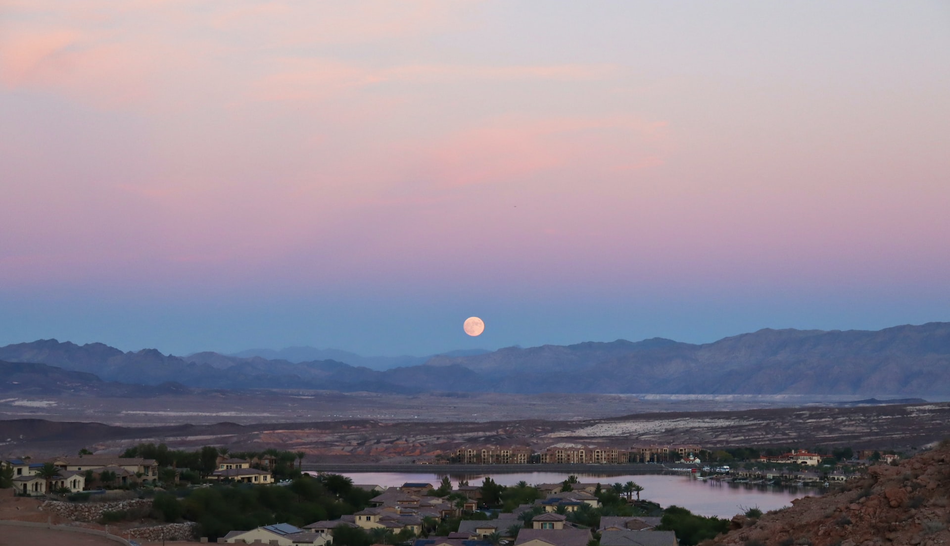 Moon rising at sunset in Lake Las Vegas, Henderson, Nevada. Oct 19, 2021 6 PM | Veteran Car Donations