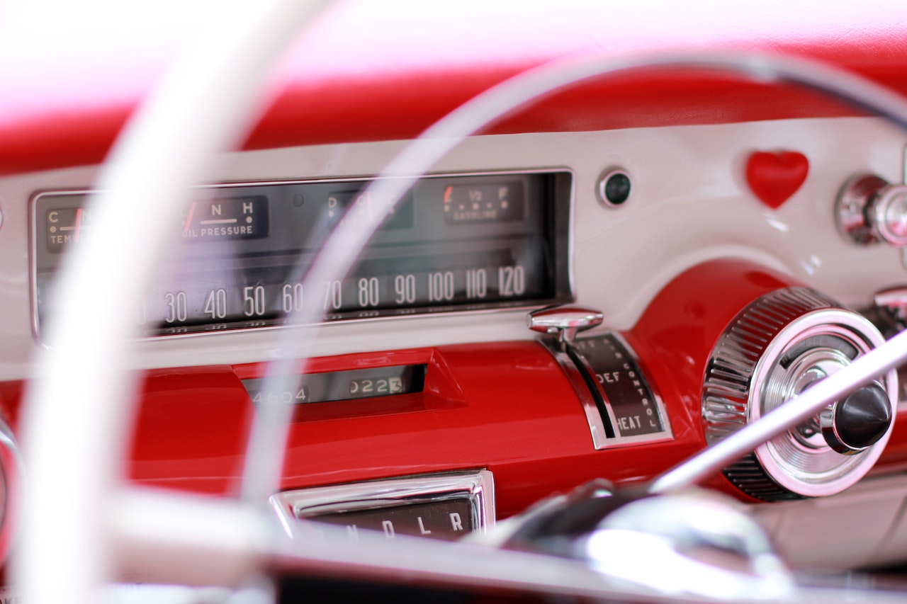 Silver Steering Wheel | Veteran Car Donations
