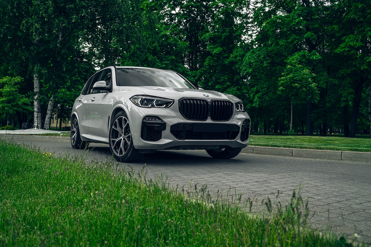 Front View of a BMW X5 | Veteran Car Donations