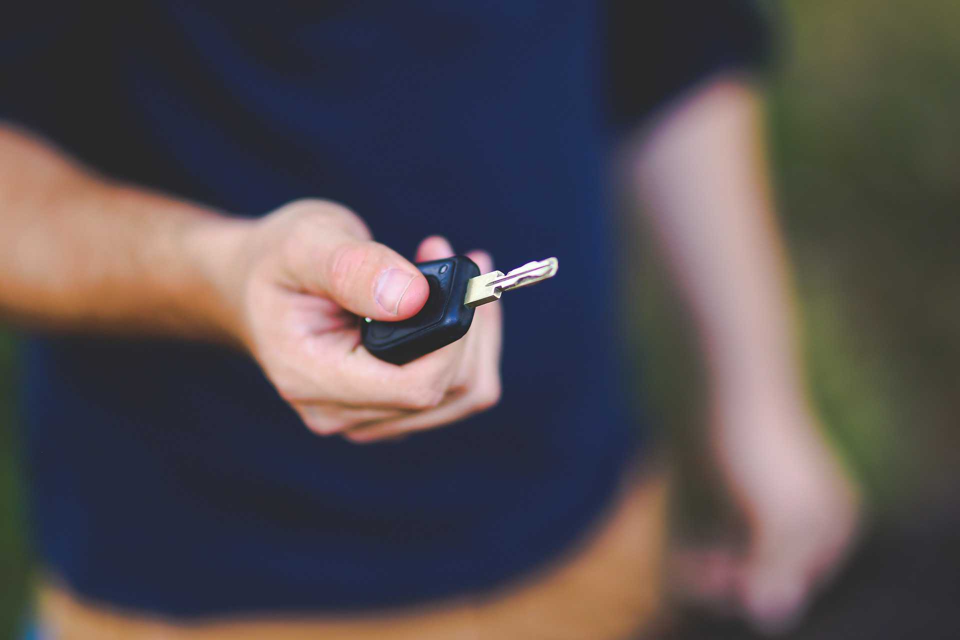 Handing Car Key | Veteran Car Donations