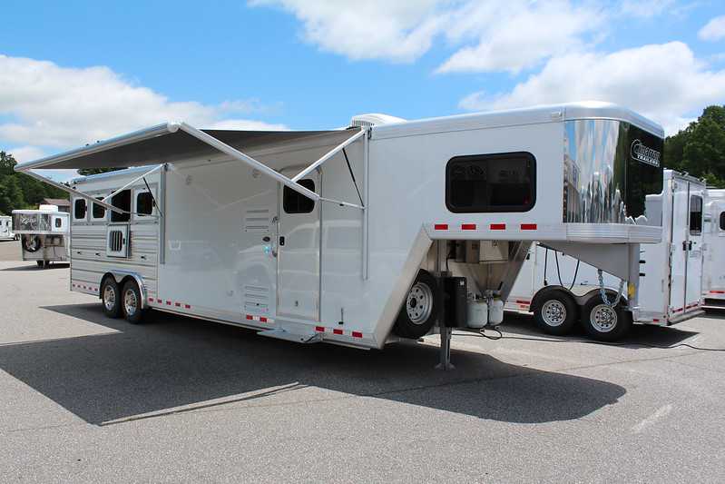 Parked Horse Trailer | Veteran Car Donations