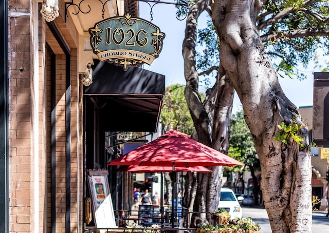 Red Umbrella in San Luis Obispo | Veteran Car Donations
