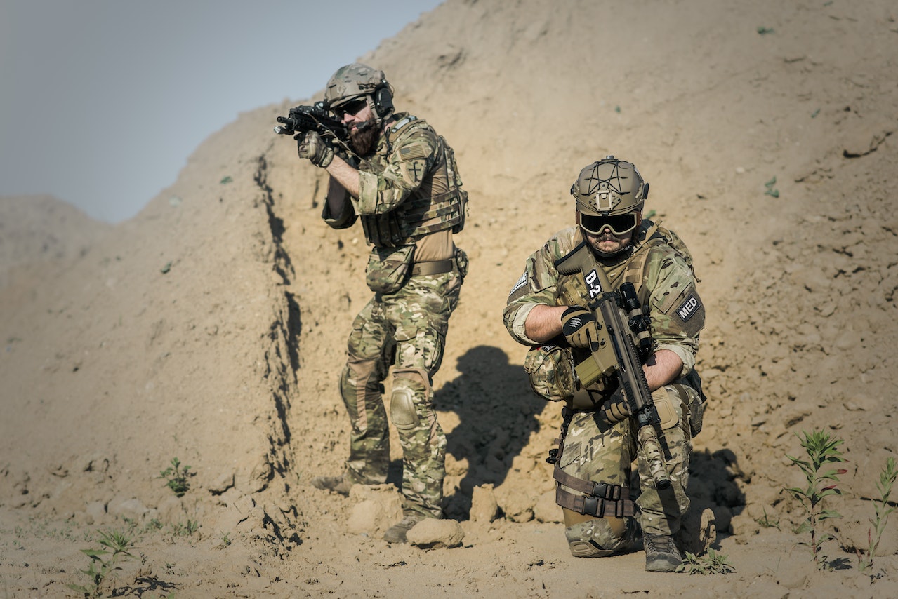 2 Soldier in Desert during Daytime | Veteran Car Donations