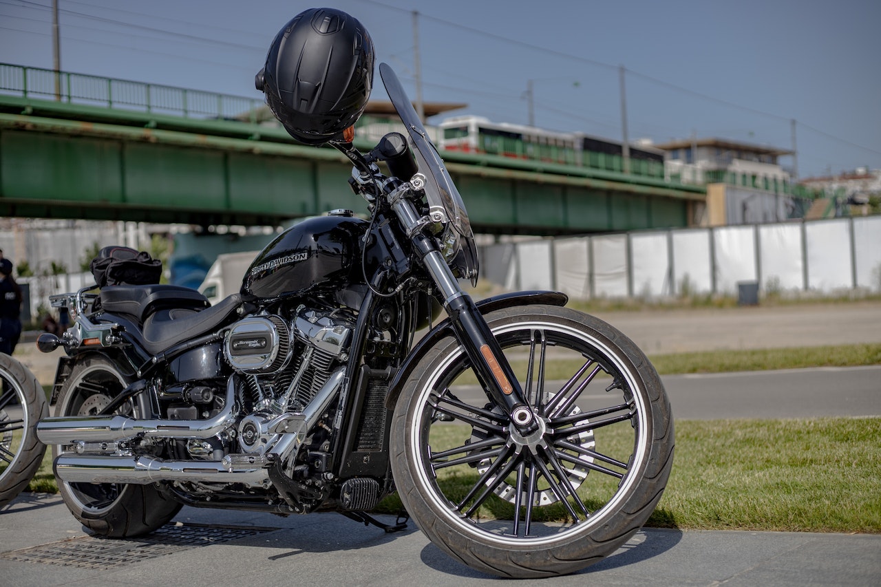 A Parked Black Harley-Davidson | Veteran Car Donations