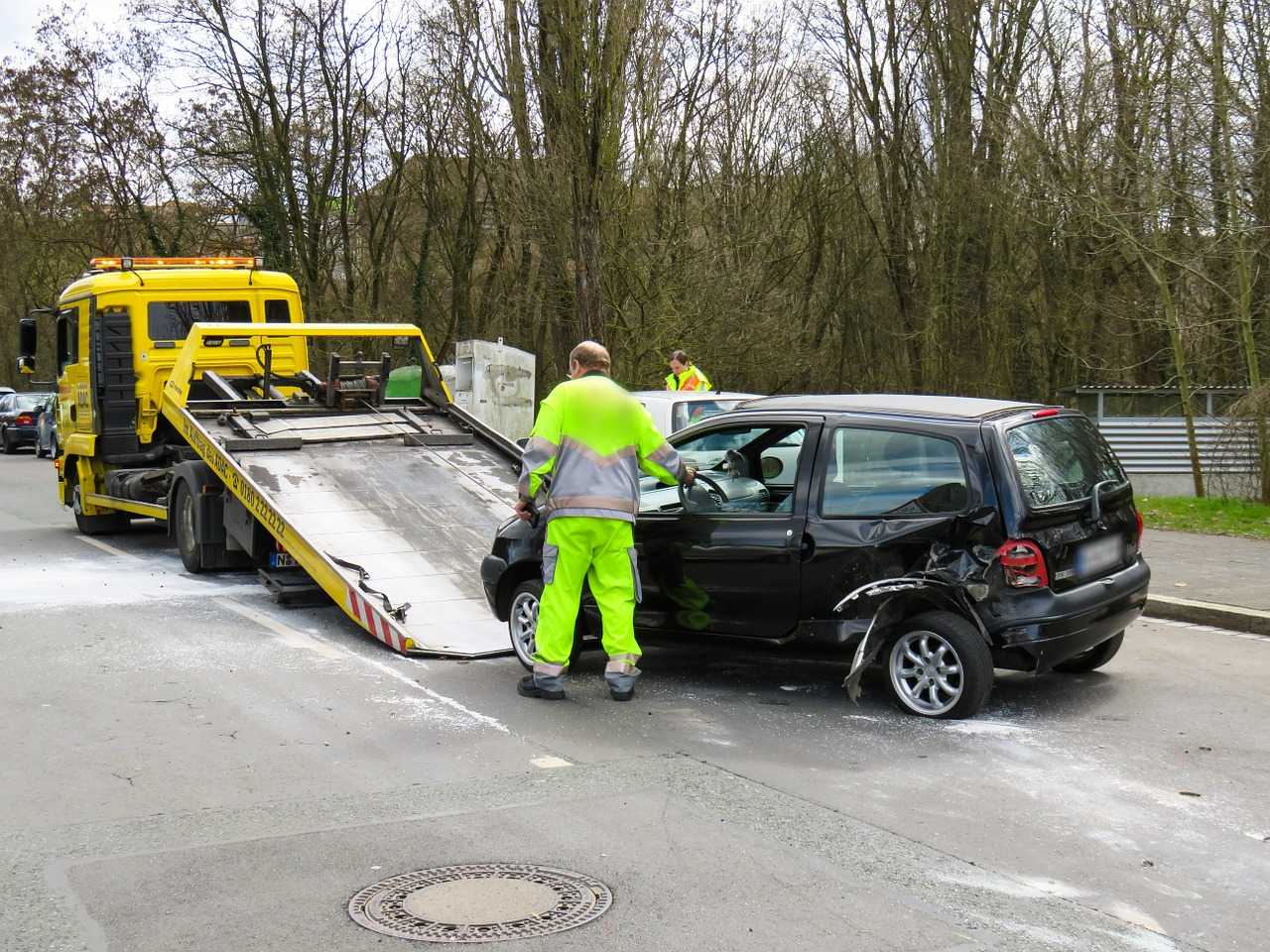 Car Towed From an Accident | Veteran Car Donations