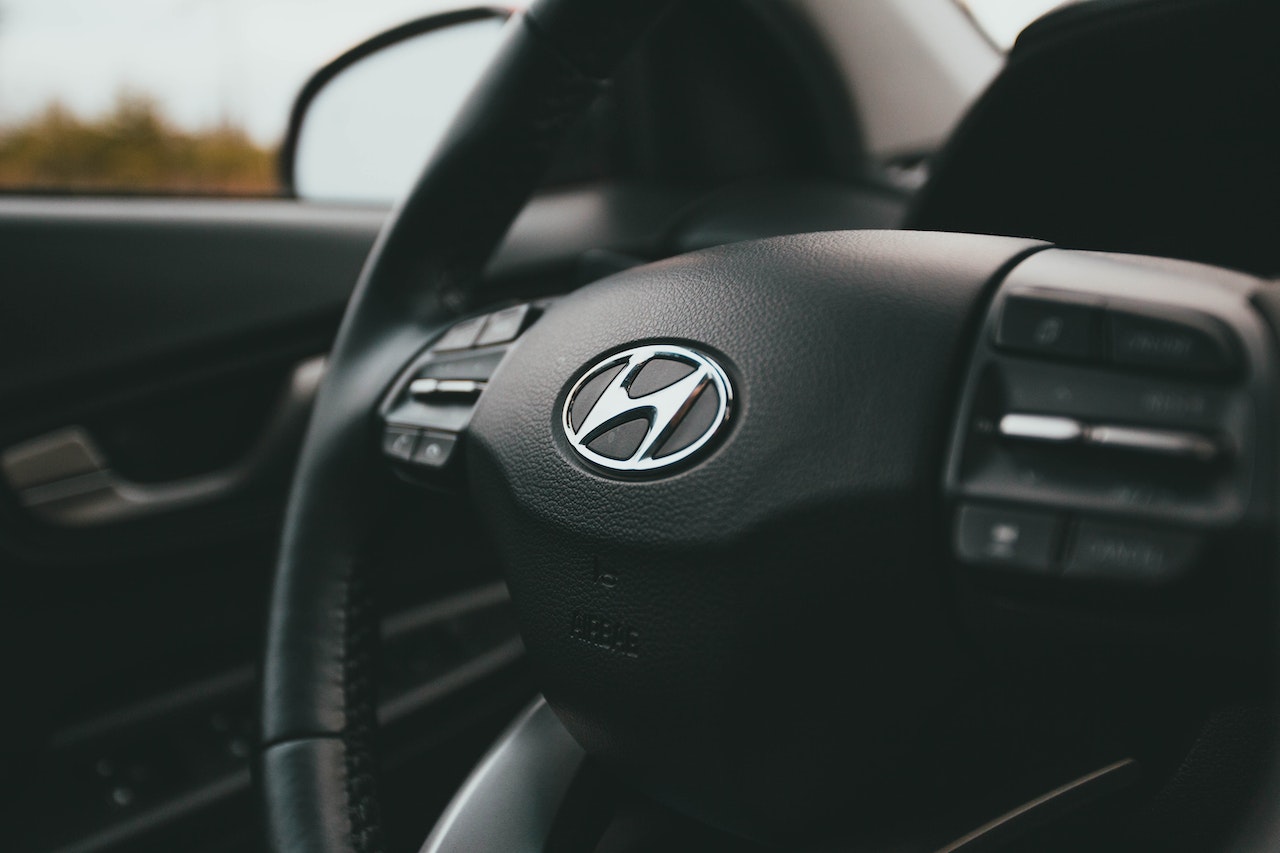 Close up on Hyundai Steering Wheel | Veteran Car Donations
