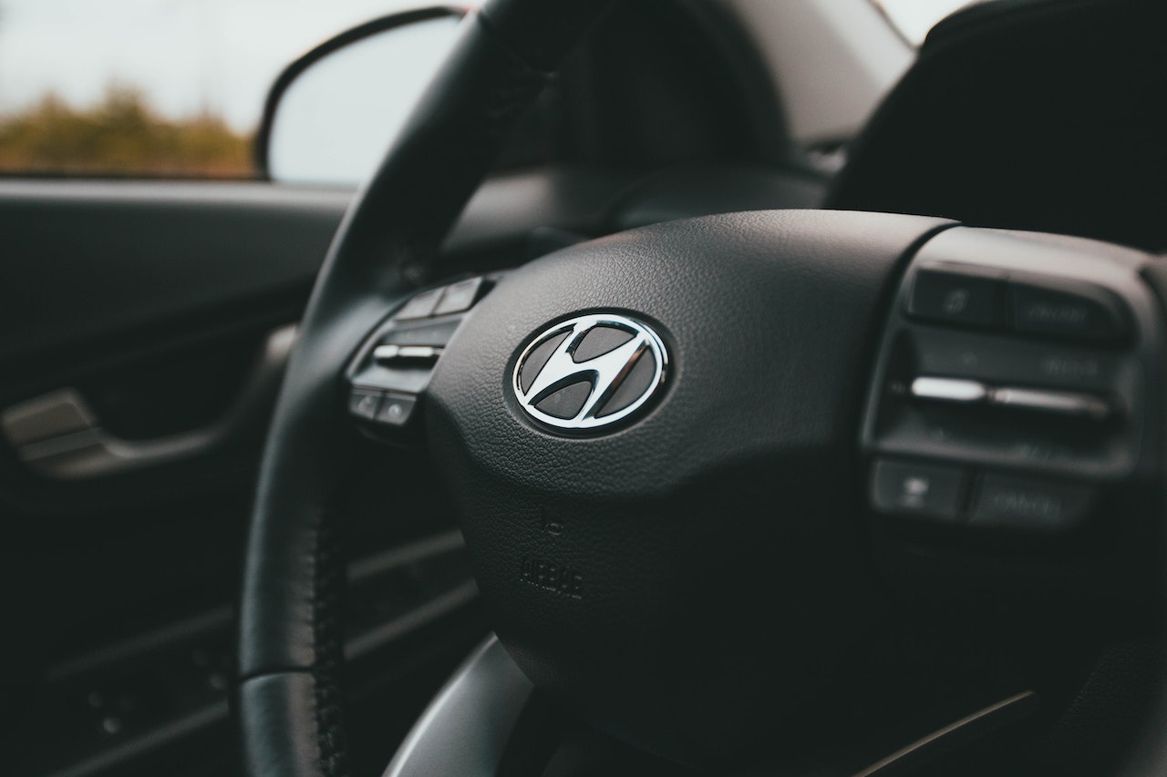 Close up on Hyundai Steering Wheel | Veteran Car Donations