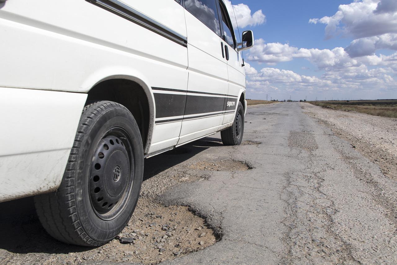 Why You Should Avoid Potholes on the Road | Veteran Car Donations