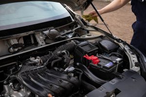 7 Common Signs of a Weak Car Battery | Veteran Car Donations