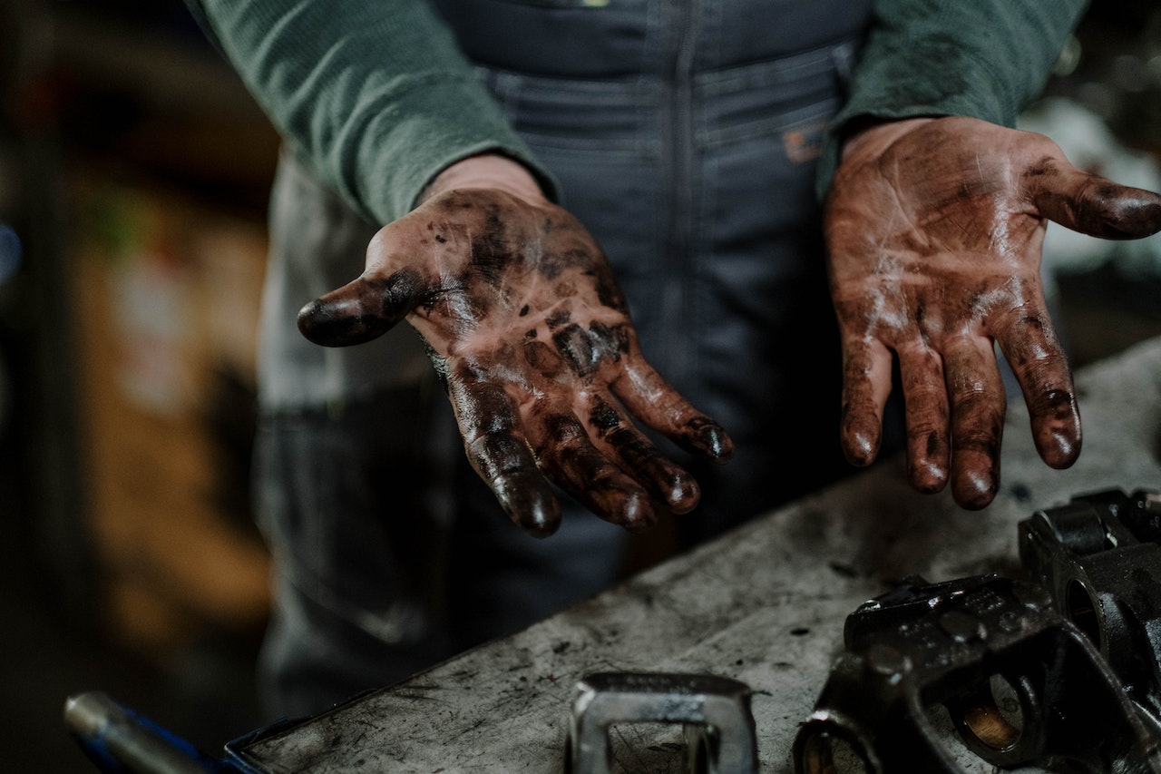 Greasy Hands | Veteran Car Donations