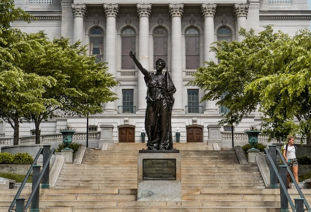 Lady Forward Statue at the Wisconsin State Capitol | Veteran Car Donations
