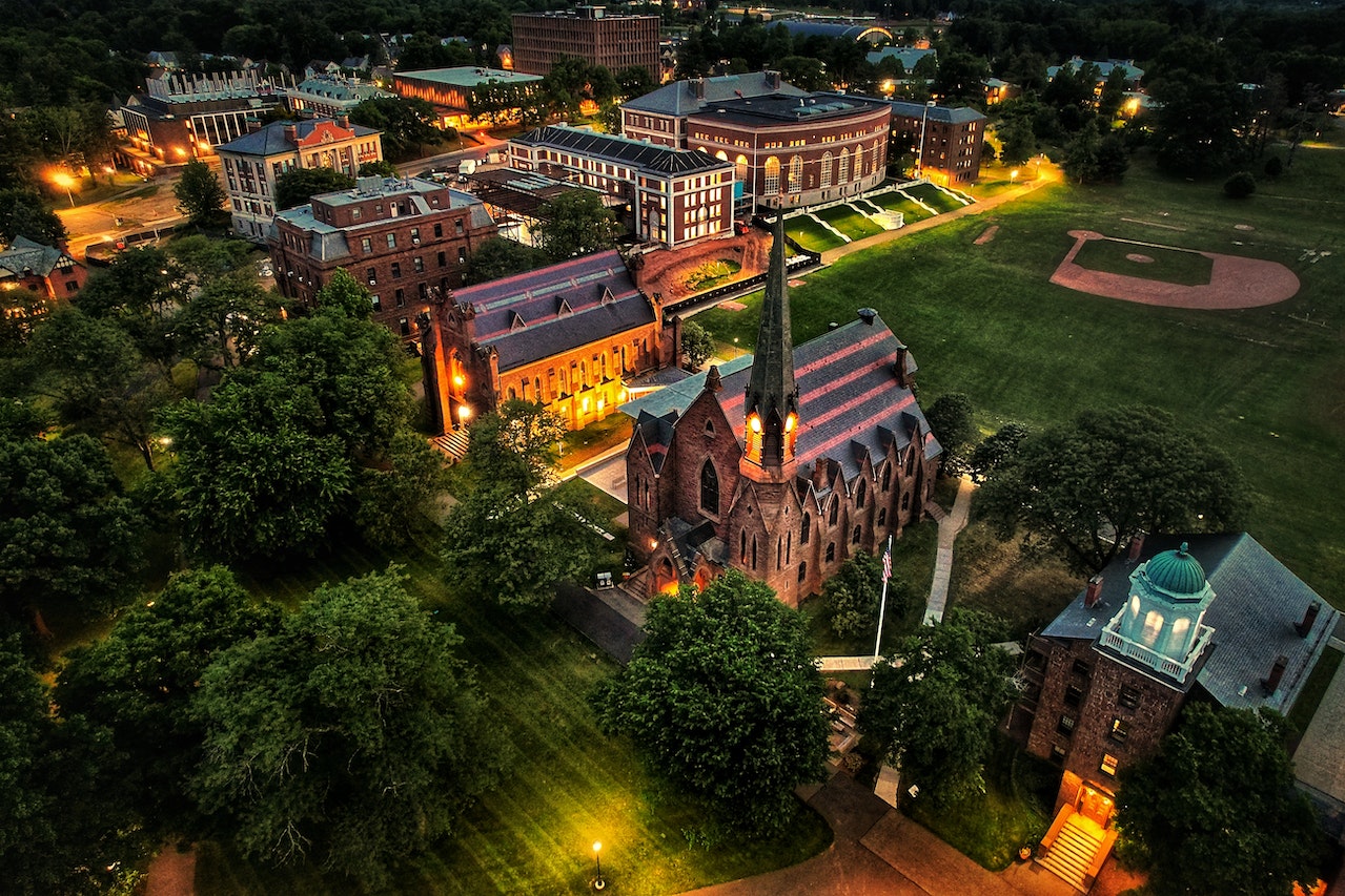 Photo of Memorial Chaper at Night in Middletown Connecticut | Veteran Car Donations