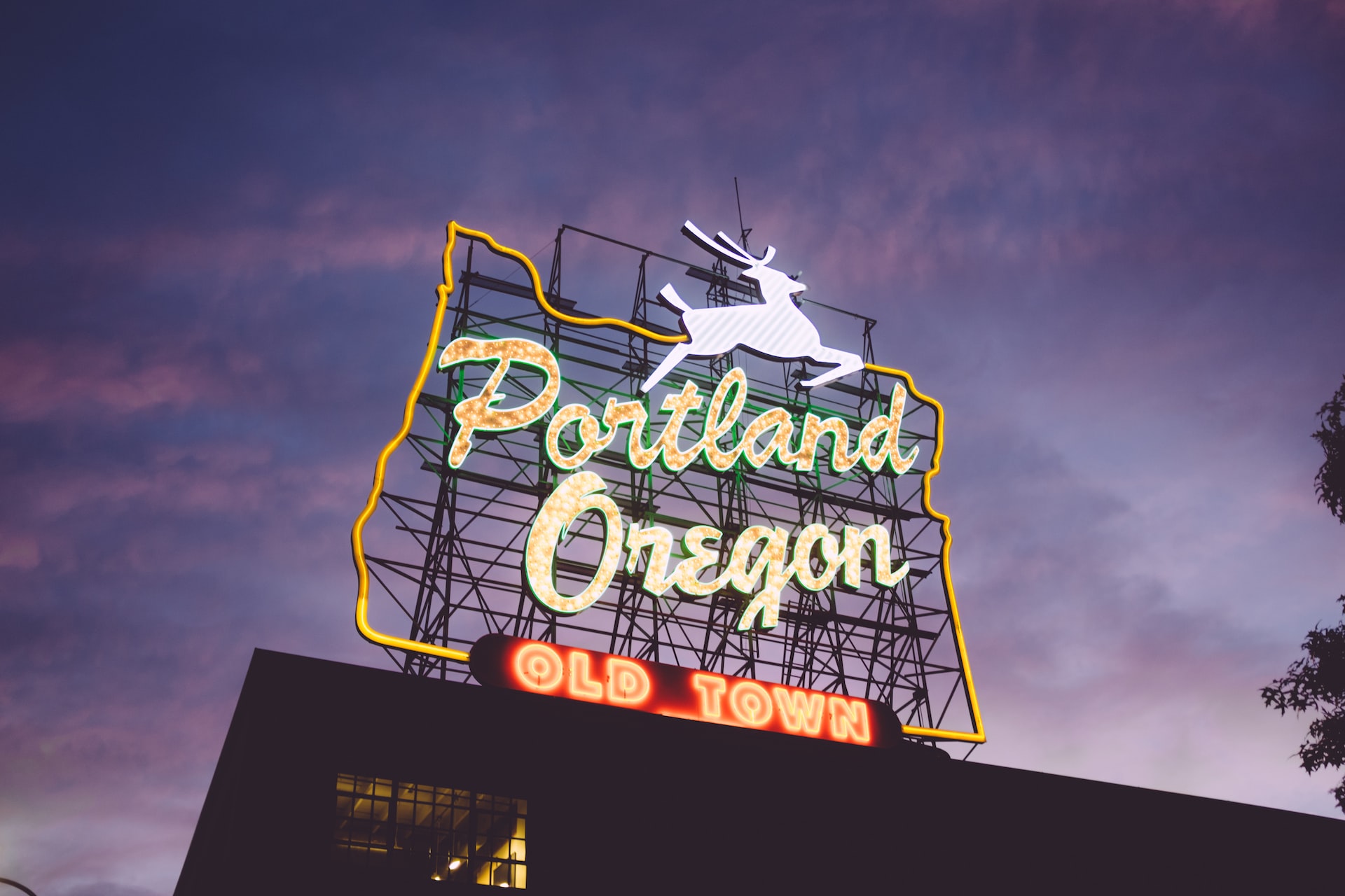 Portland Oregon Lights | Veteran Car Donations