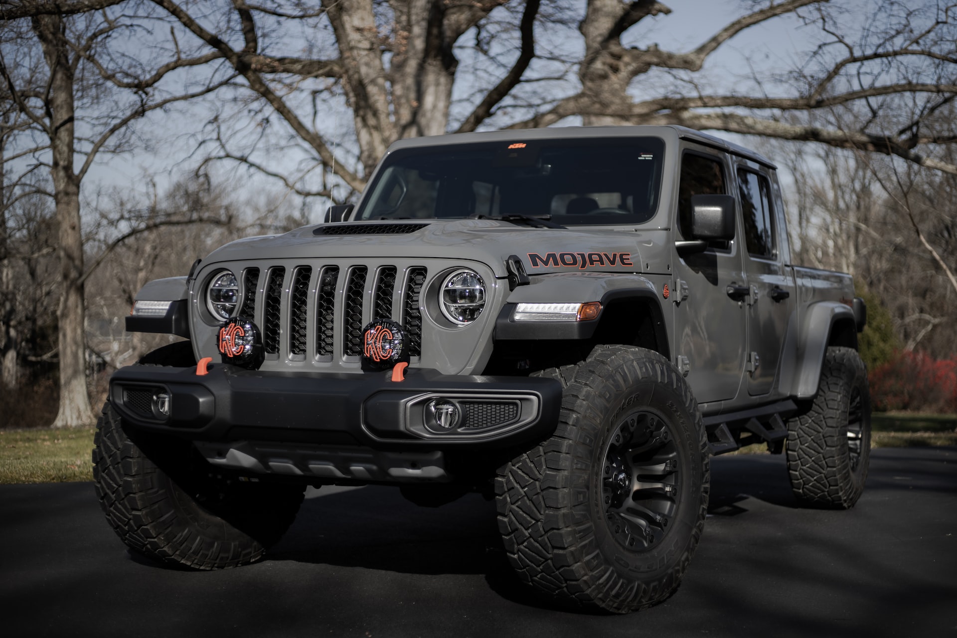 Black and Gray jeep Wrangler on snow covered ground | Veteran Car Donations