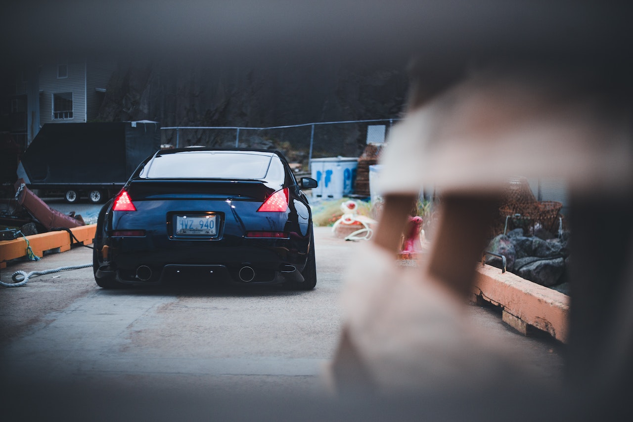 Rear of a Nissan 350z | Veteran Car Donations
