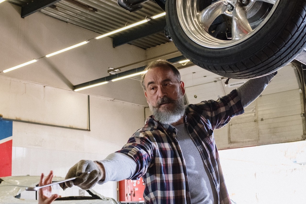 Tips for Finding a Good Mechanic at an Affordable Price | Veteran Car Donations
