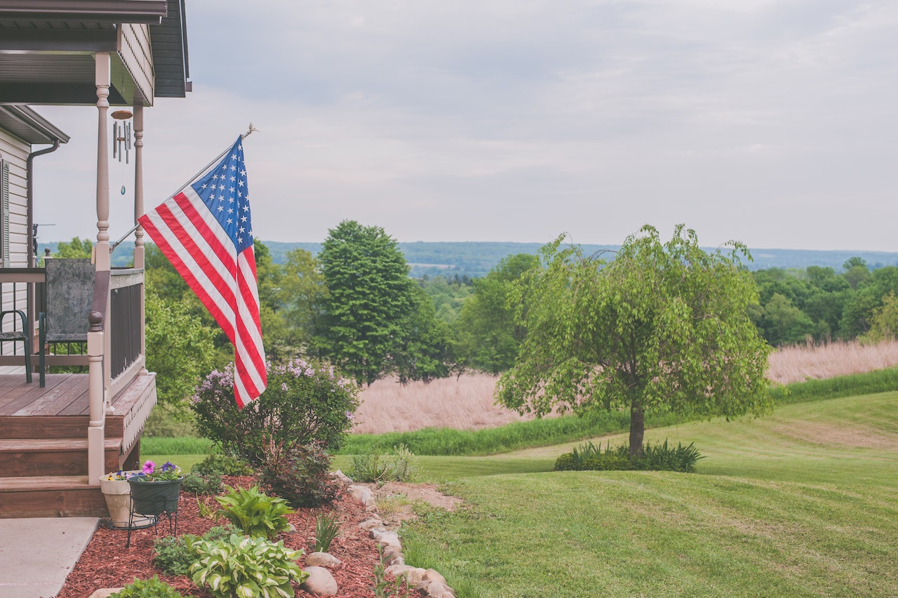 US Flag on White House Patio | Veteran Car Donations
