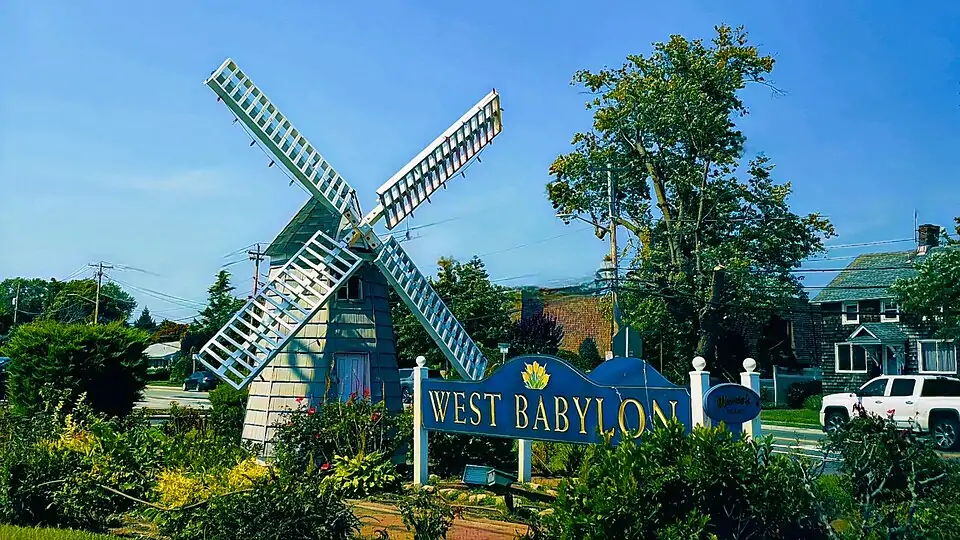 West Babylon windmill replica